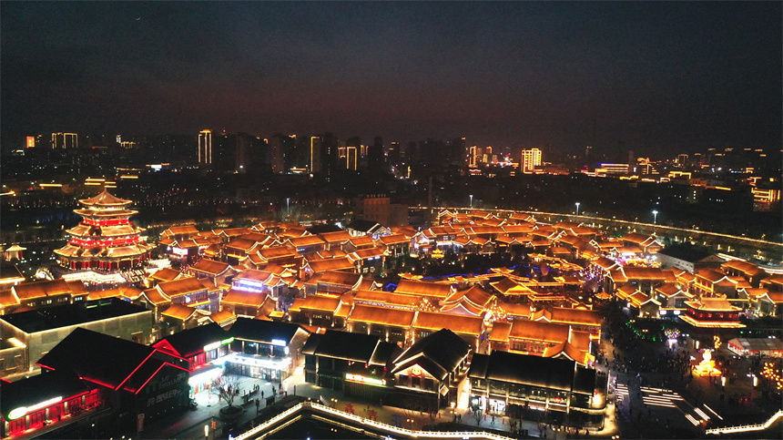 南川老街夜景。宗增順攝