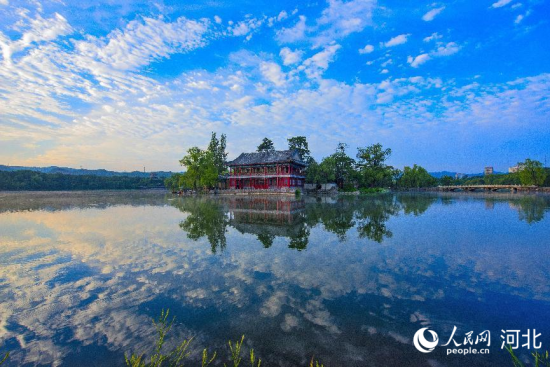 承德避暑山莊煙雨樓。人民網(wǎng)記者 周博攝